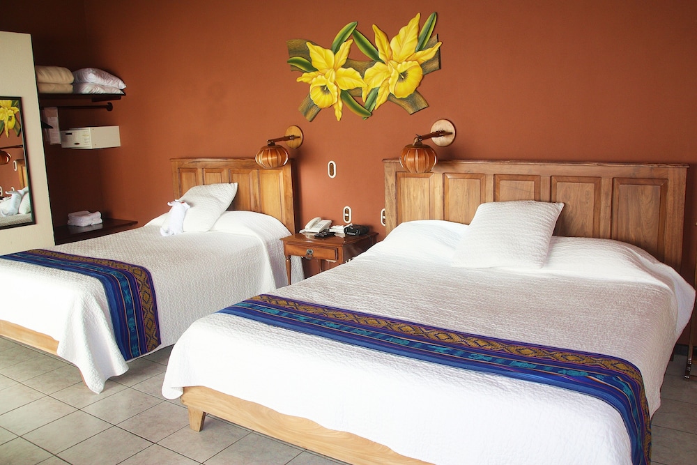 Arenal Lodge 22/73
