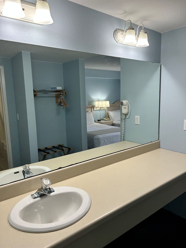 South Beach Resort Hotel 53/55