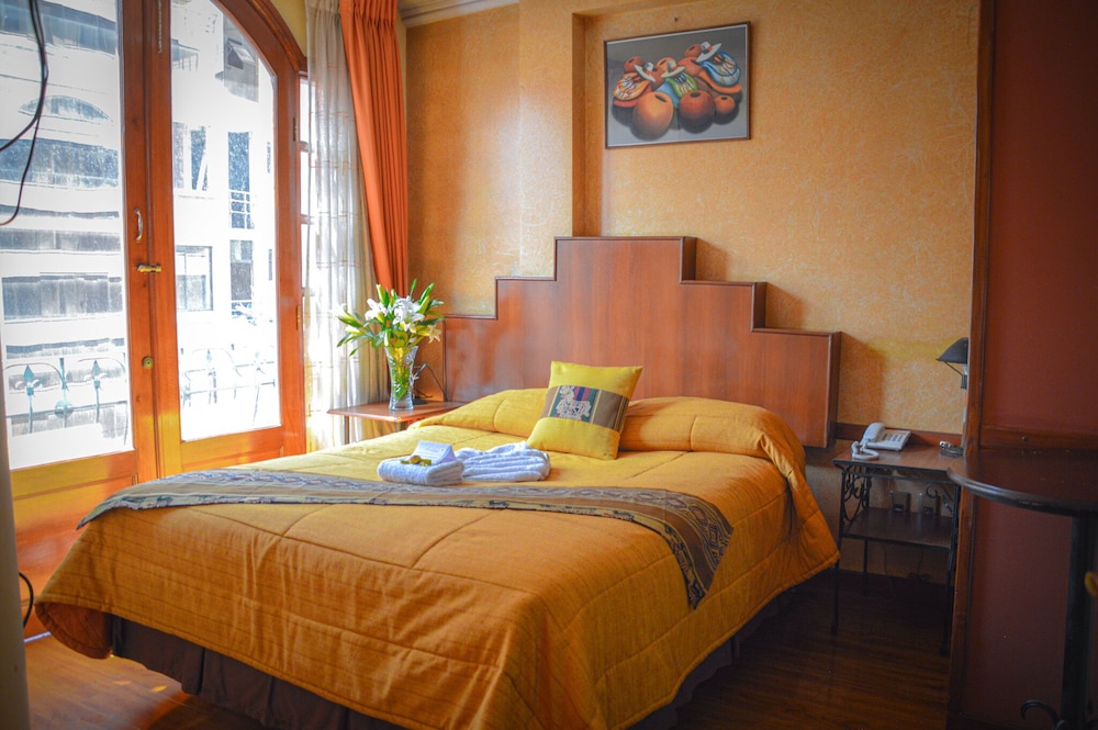 Las Brisas Hotel 11/50