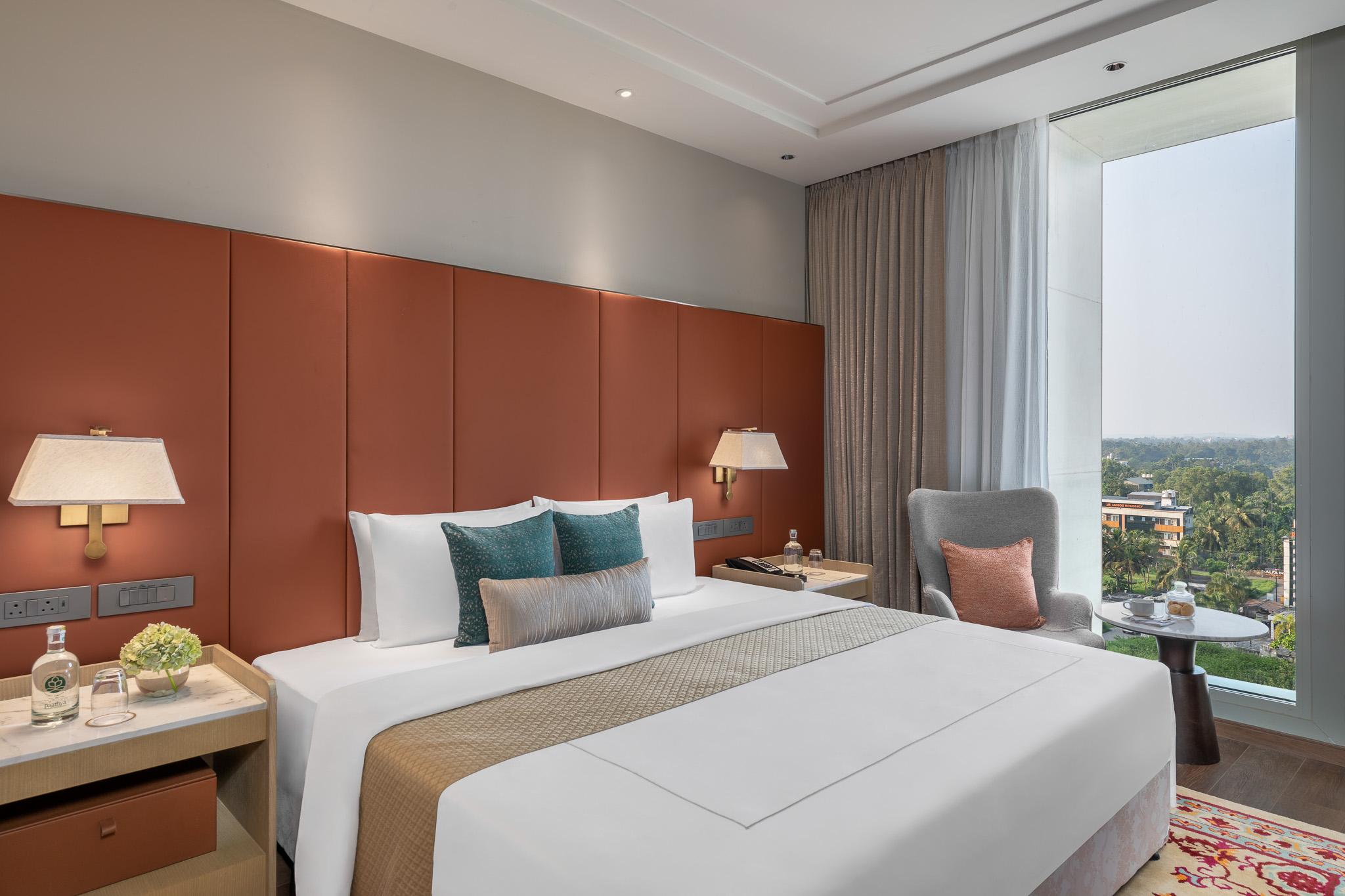 Luxury, Twin Beds, Airport View