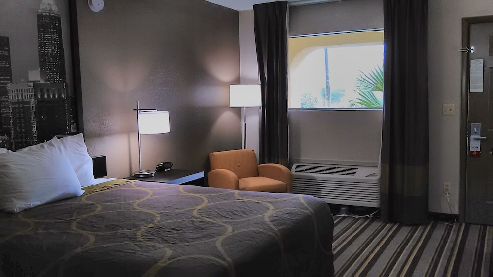 Super 8 by Wyndham Stockbridge 14/30
