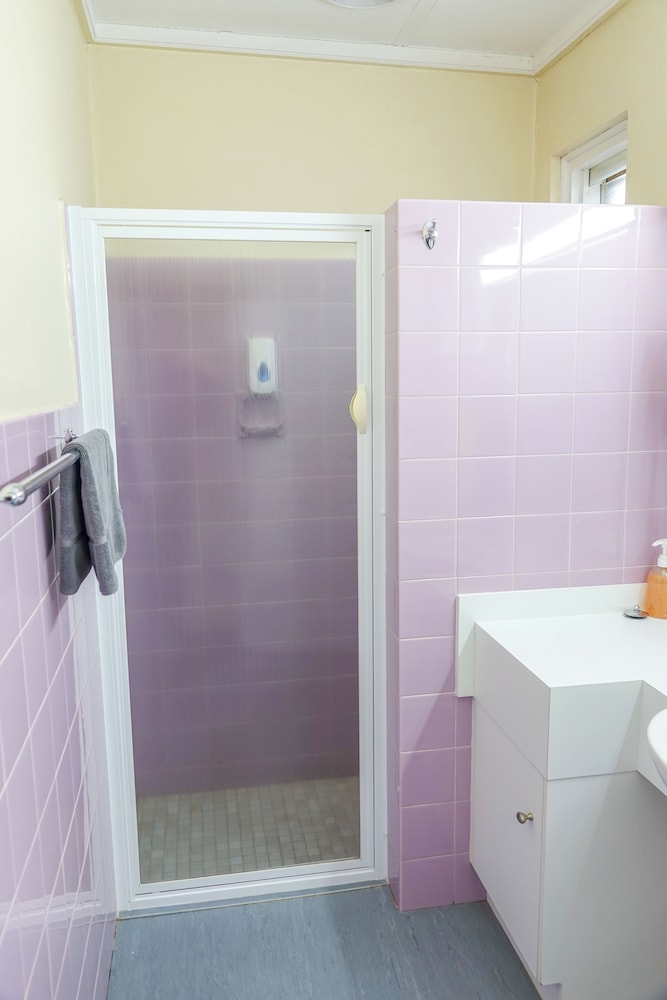 BAIRNSDALE MAIN MOTEL 25/27