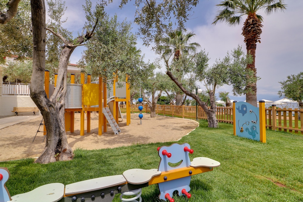 Calamos Beach Family Club Hotel By Anayia All Inclusive Resorts 58/68