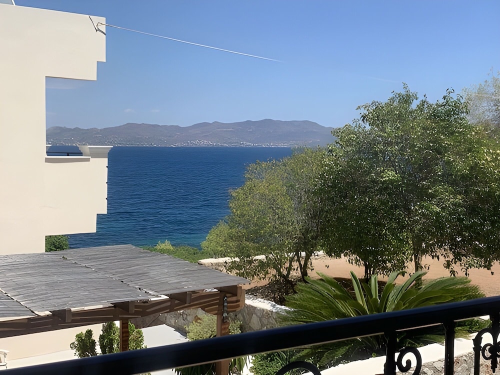 Dionysos Hotel Agistri 44/50