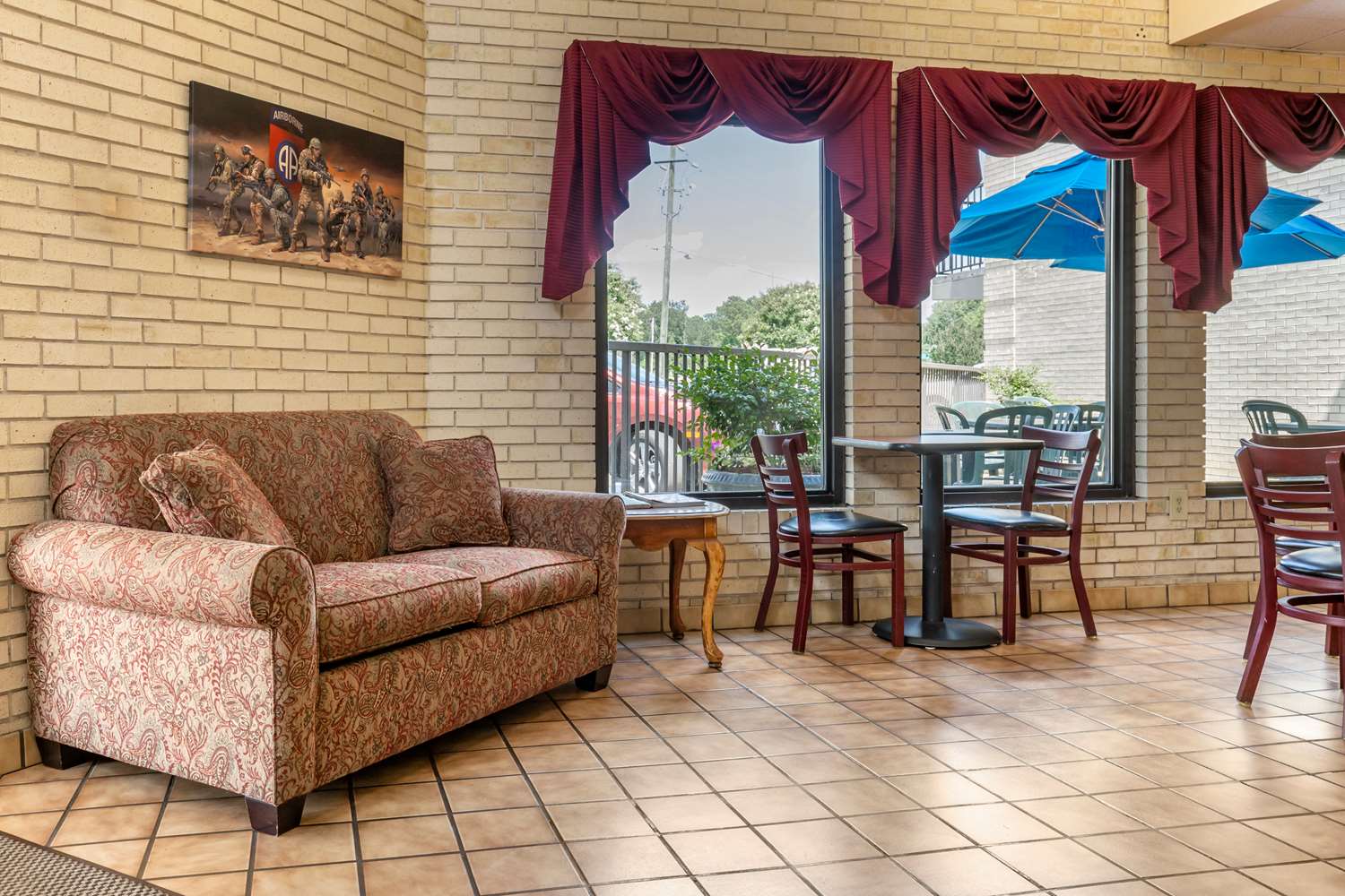 Econo Lodge Fayetteville, NC 19/31