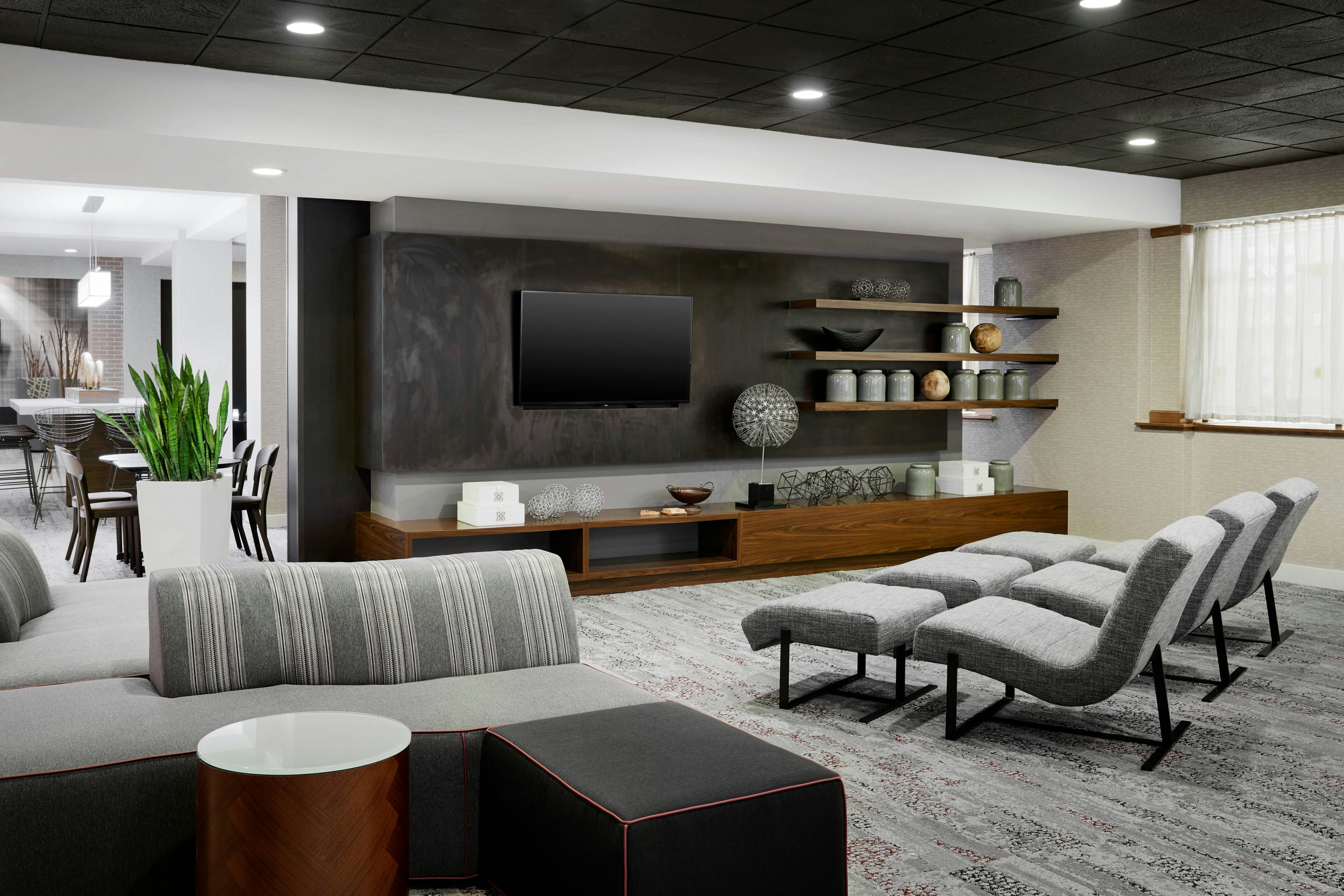 Courtyard By Marriott Milwaukee Downtown 14/15