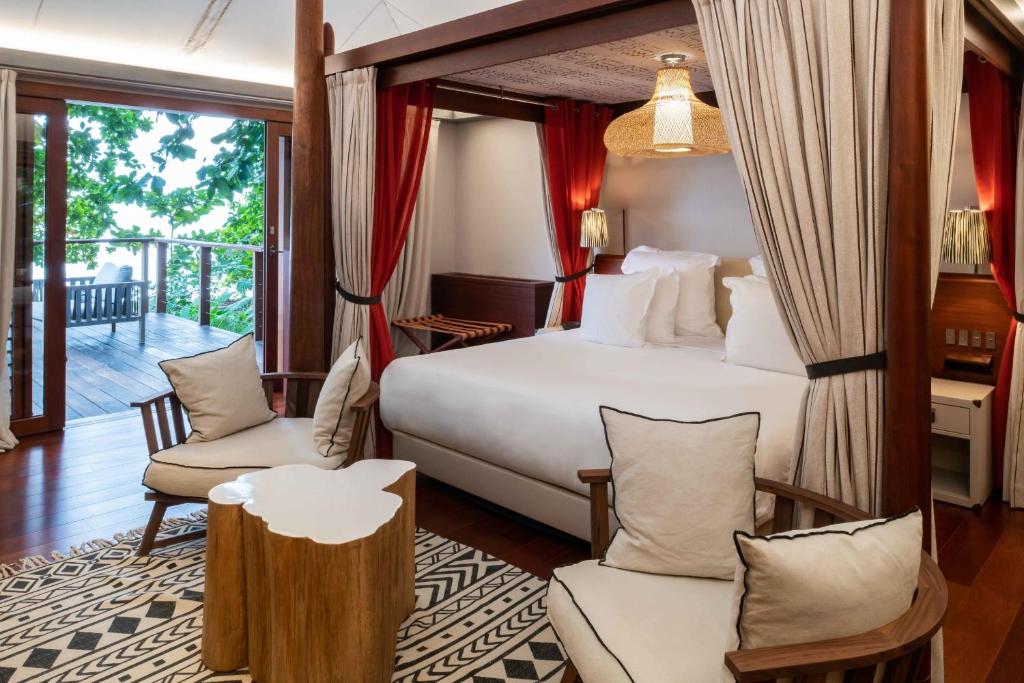 3 Bedrooms, Pool, Villa, Beach Front