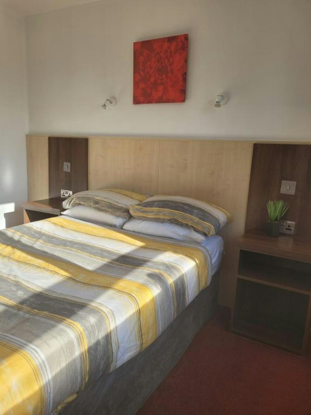 Gatwick Whitehouse Hotel 18/63