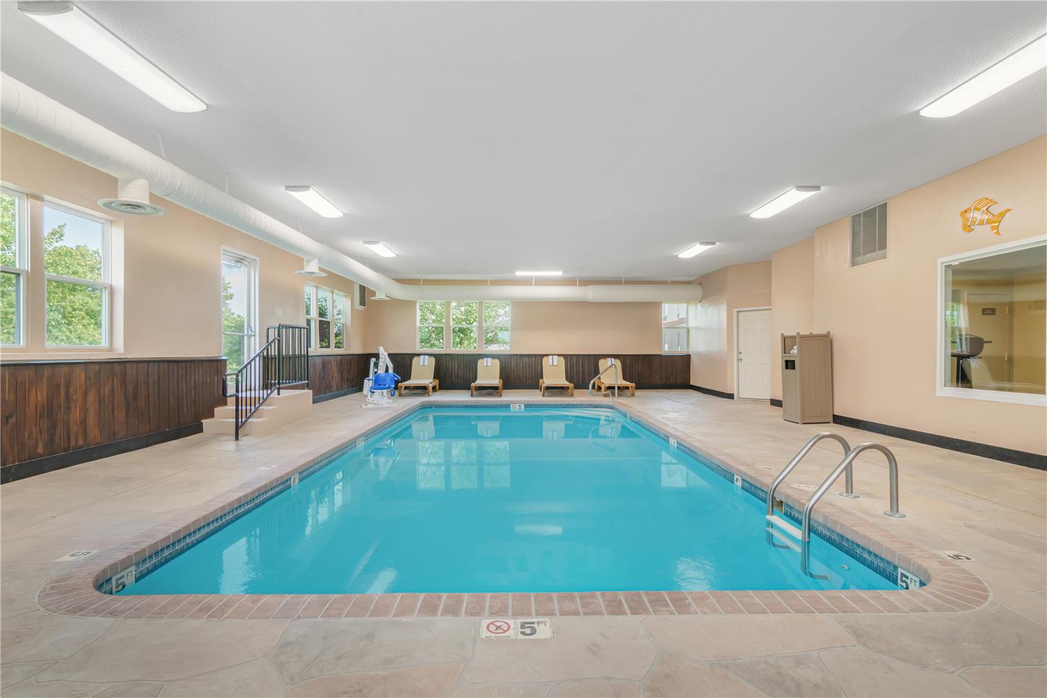 swimming pool spa