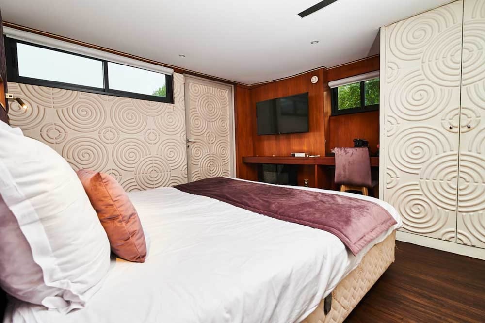 Vip Paris Yacht Hotel 6/50
