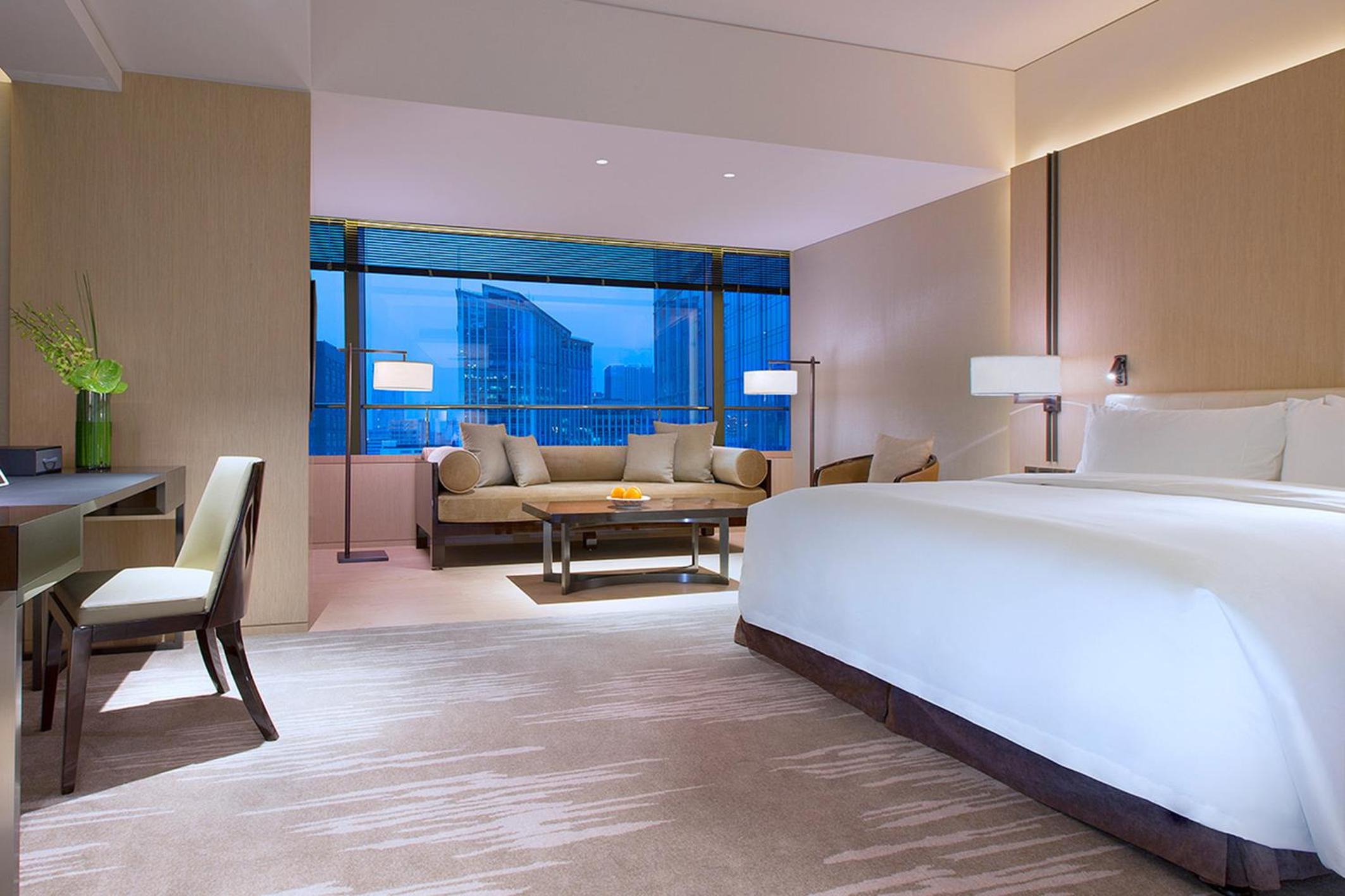 N1, Deluxe, King and Queen Bed, Panda View