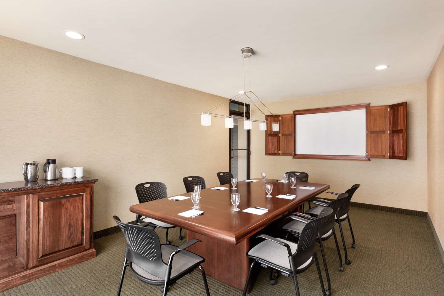 Radisson Hotel Lenexa Overland Park 46/54