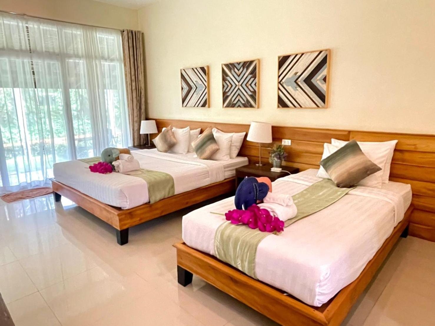 Deluxe, Triple, Lagoon View