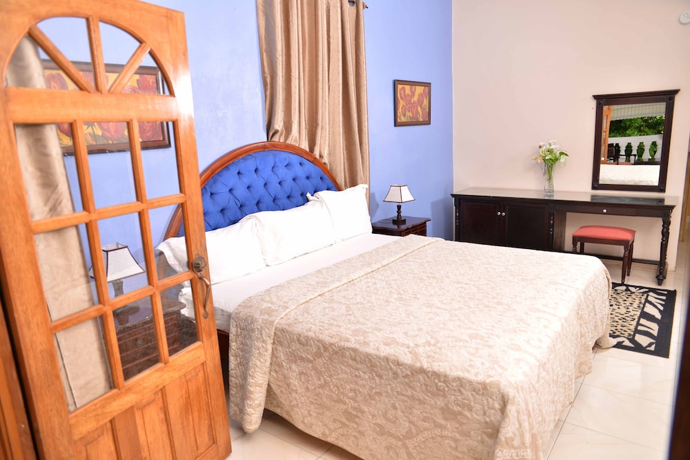 Chateau Margarite Villa 40/50