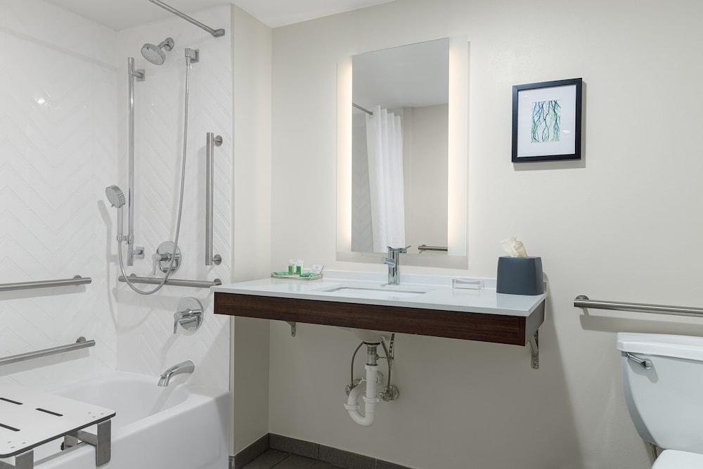 Holiday Inn Cleveland 58/60