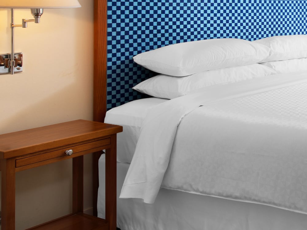 Four Points by Sheraton Bakersfield 6/24