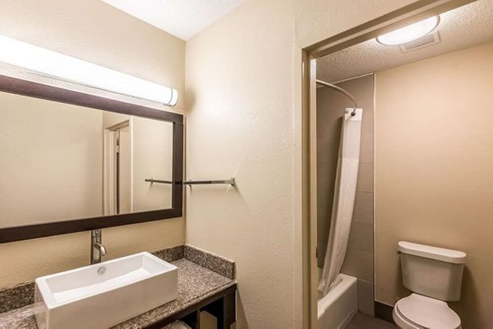 Quality Inn Merriam Kansas City 17/41