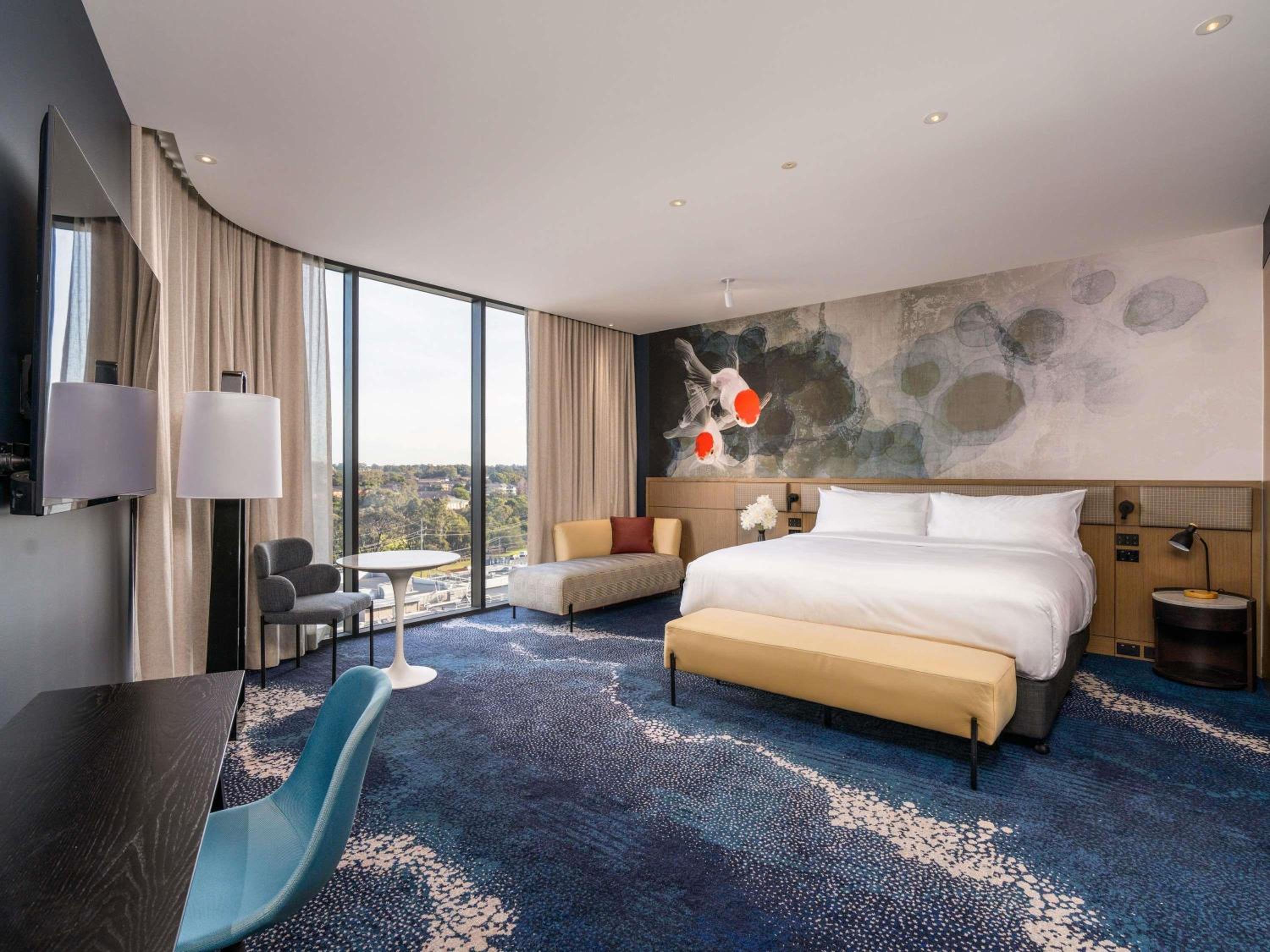 SUPERIOR, KING BED