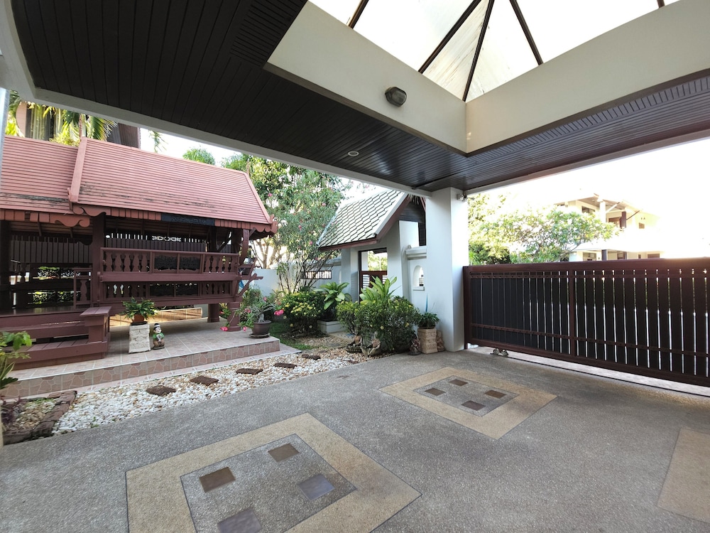 Punnapha Pool Villa Pattaya 41/49
