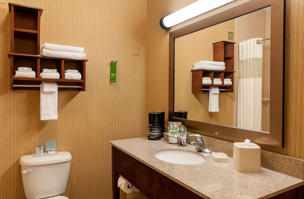 Hampton Inn Ft Collins 26/33