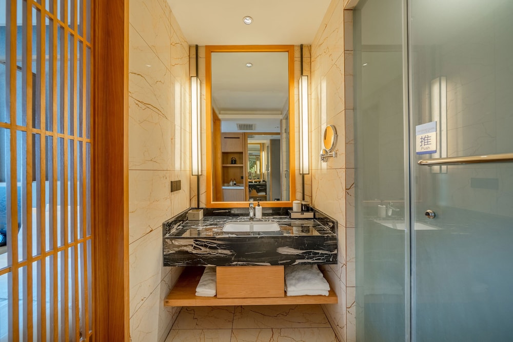 SSAW Boutique hotel Beijing Road & Guiyi Metro Station 52/54