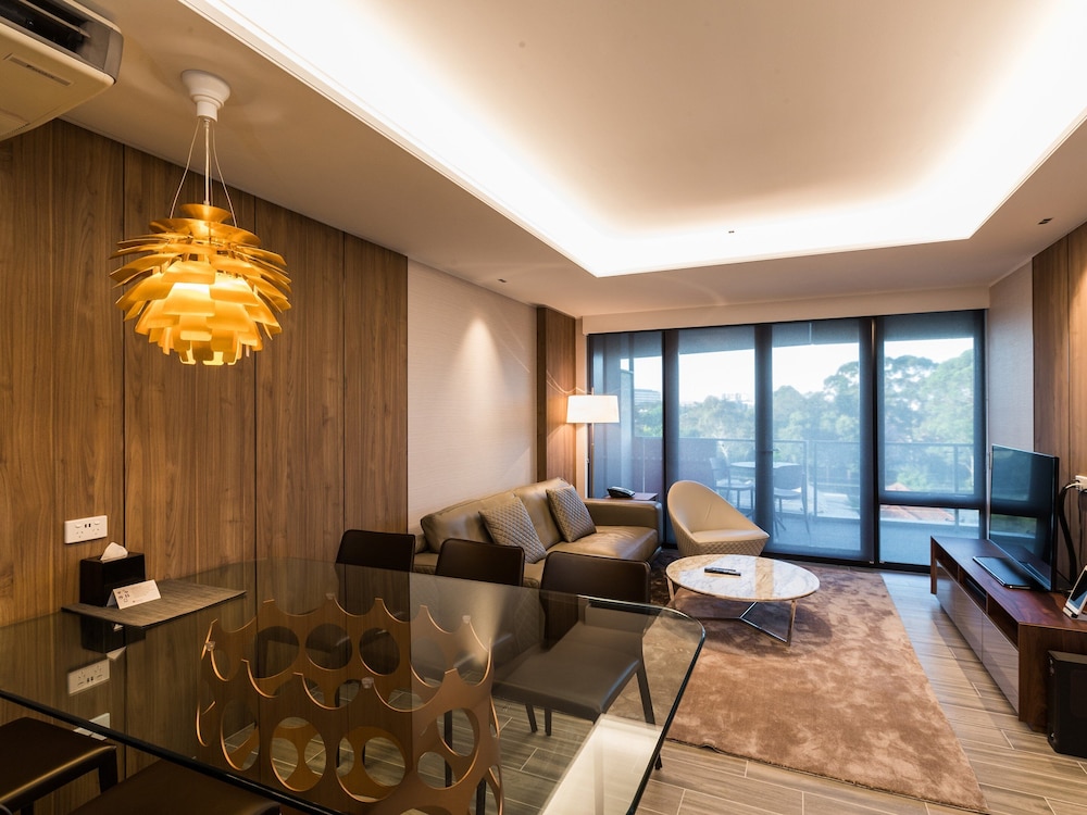 The Branksome Hotel & Residences 24/60