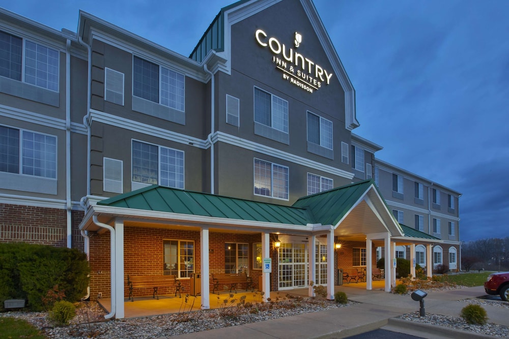 Country Inn and Suites By Radisson Big Rapids MI 3/30