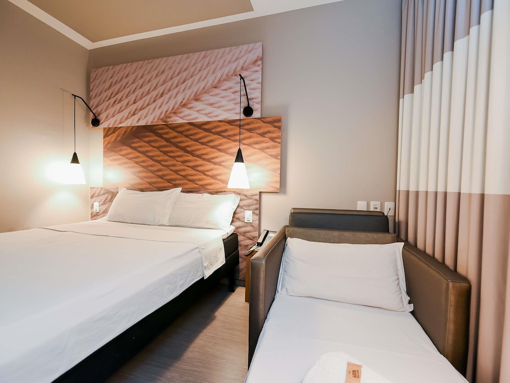 Ibis Jacarei 20/50