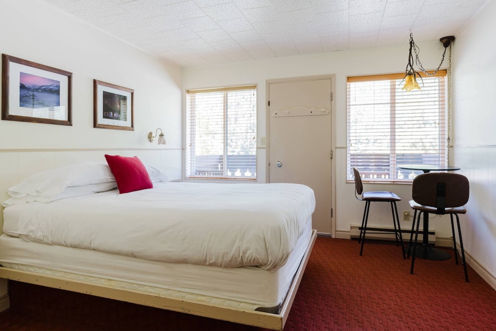 Crystal Mountain Hotels 20/50