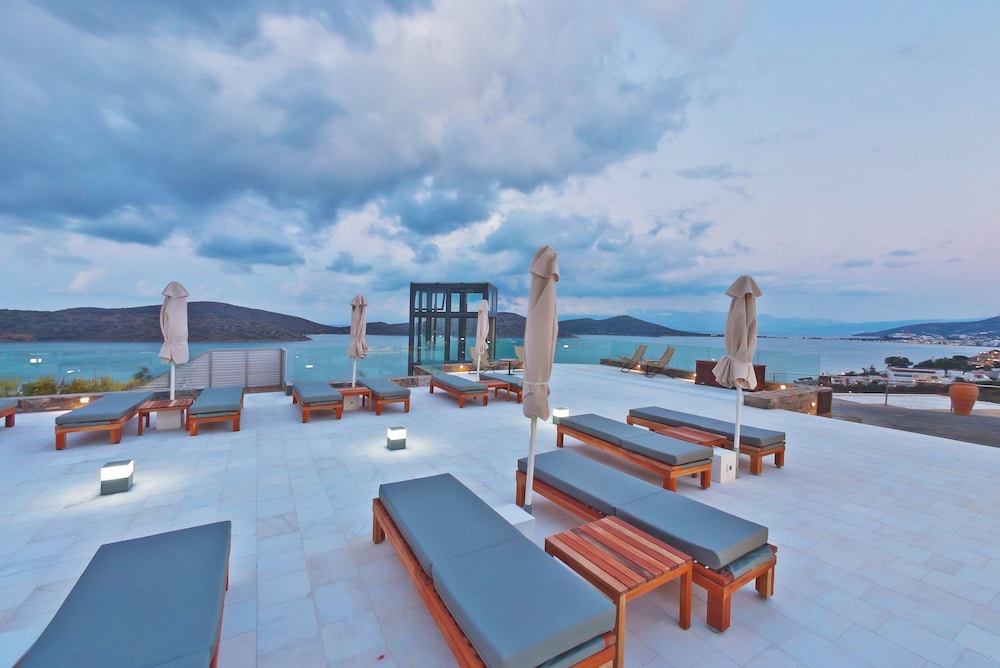 Royal Marmin Bay Boutique and Art Hotel 48/50