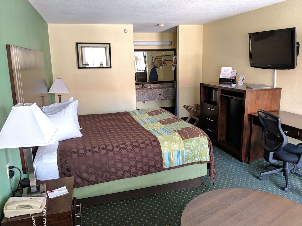 Ramada by Wyndham San Antonio Near SeaWorld/Lackland AFB 41/63
