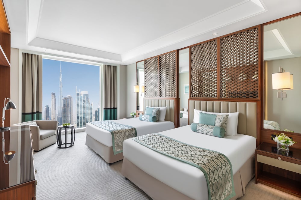 CLUB, TWIN BEDS, BURJ VIEW