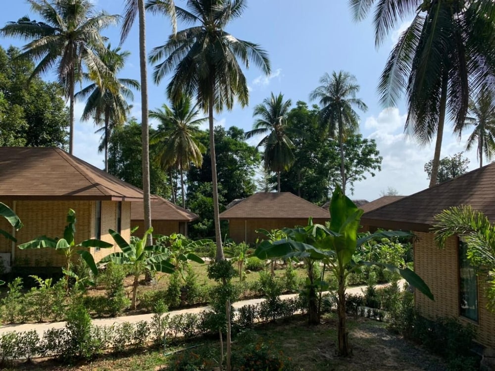 Thiw Son Beach Resort 56/70