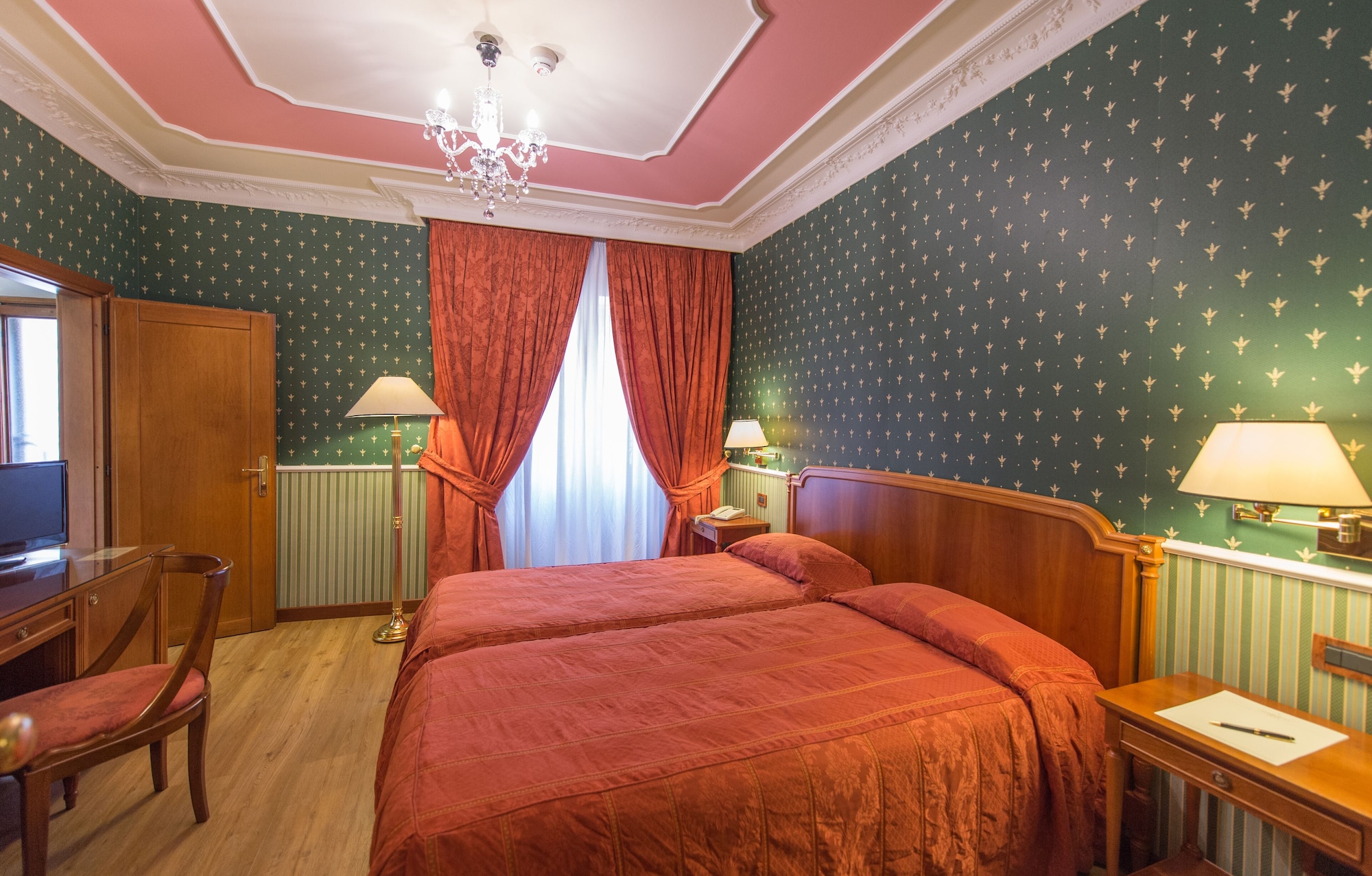 Standard, Twin Beds