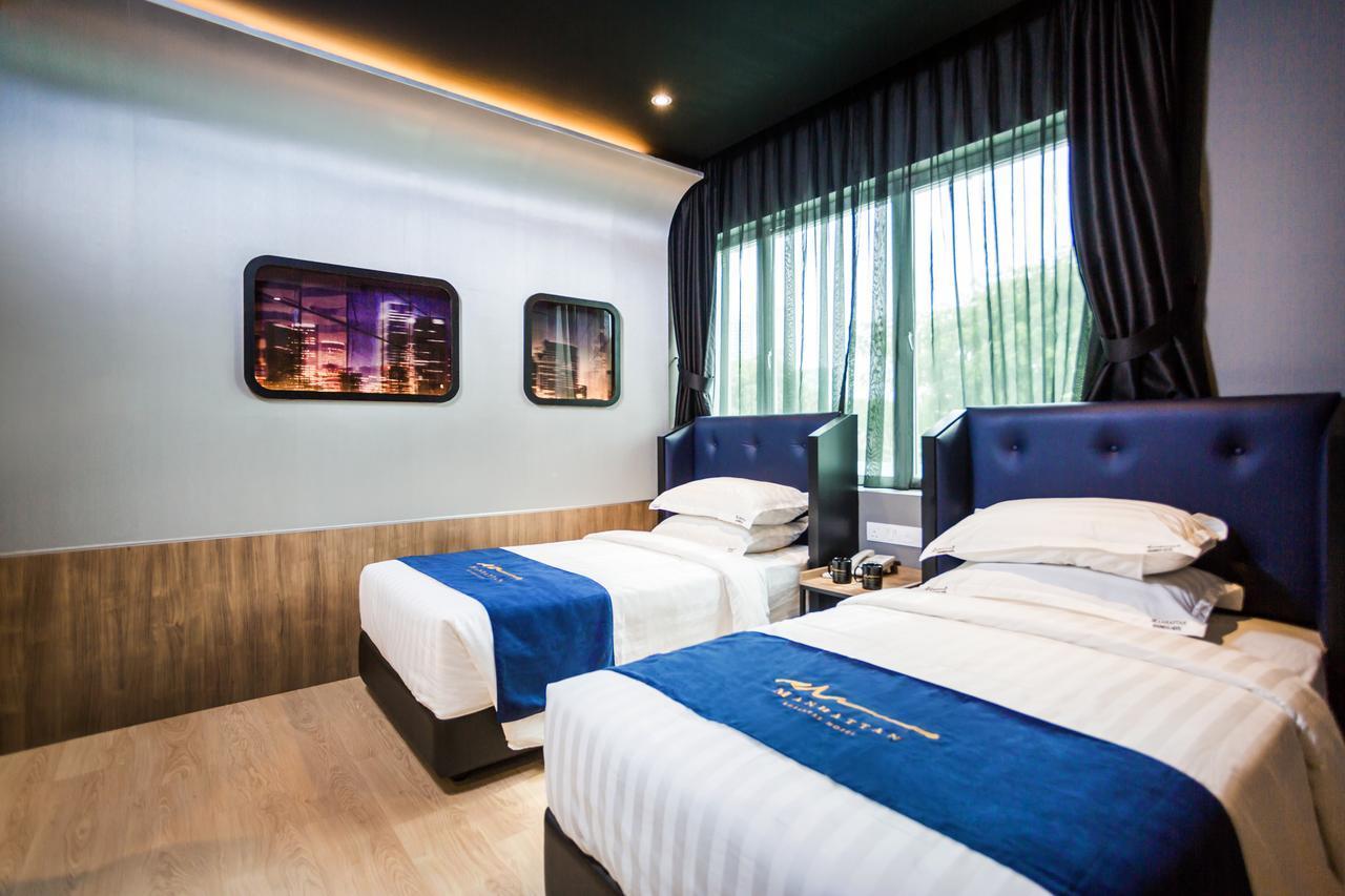 DELUXE, TWIN BEDS