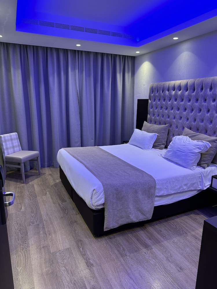 BASIC, DOUBLE BED