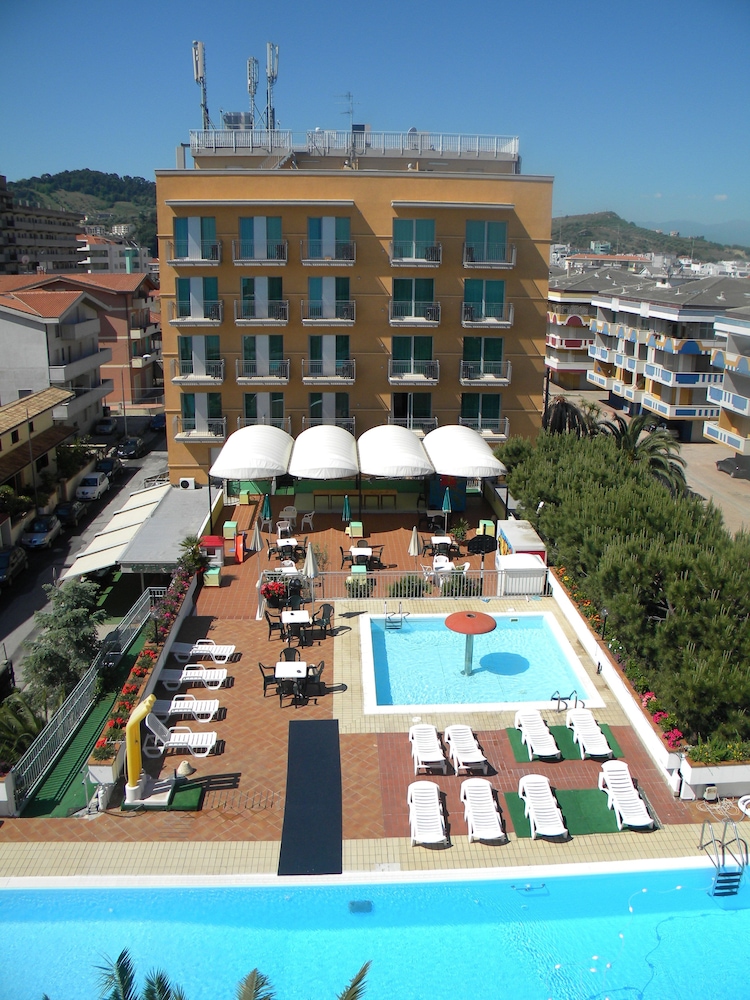 HOTEL SOLE 3/52