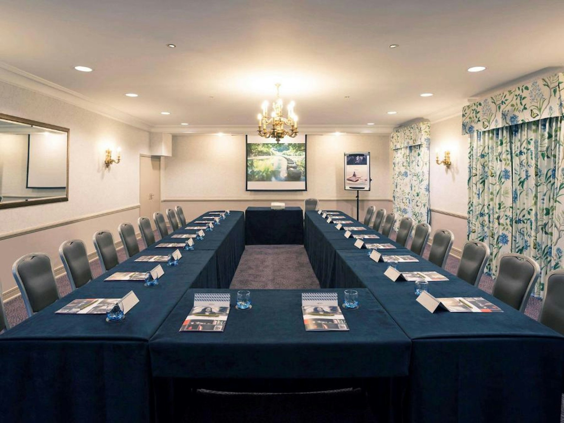 Sunday Box Hill Burford Bridge Hotel 47/57