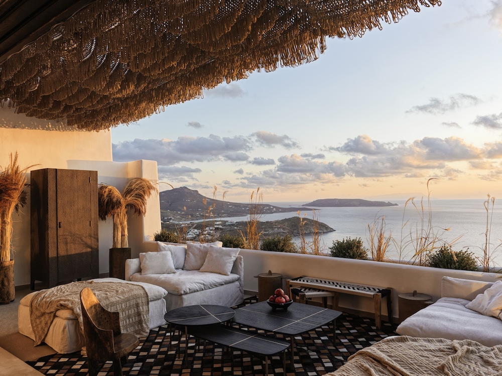 Myconian Panoptis Escape - Small Luxury Hotels of the World 30/50
