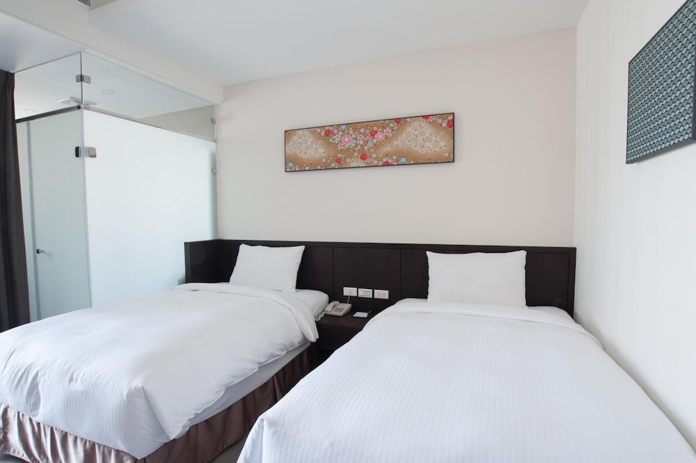 JOY INN 10/47