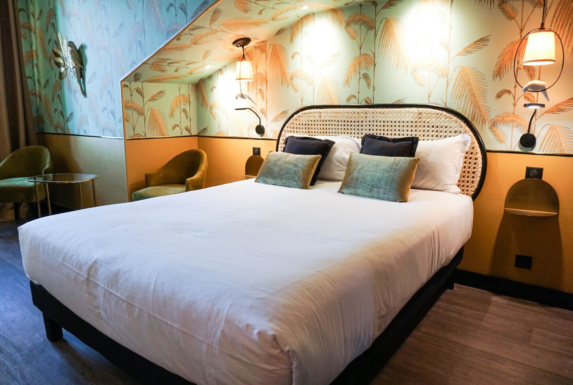 JUNIOR SUITE, DOUBLE BED, GARDEN VIEW