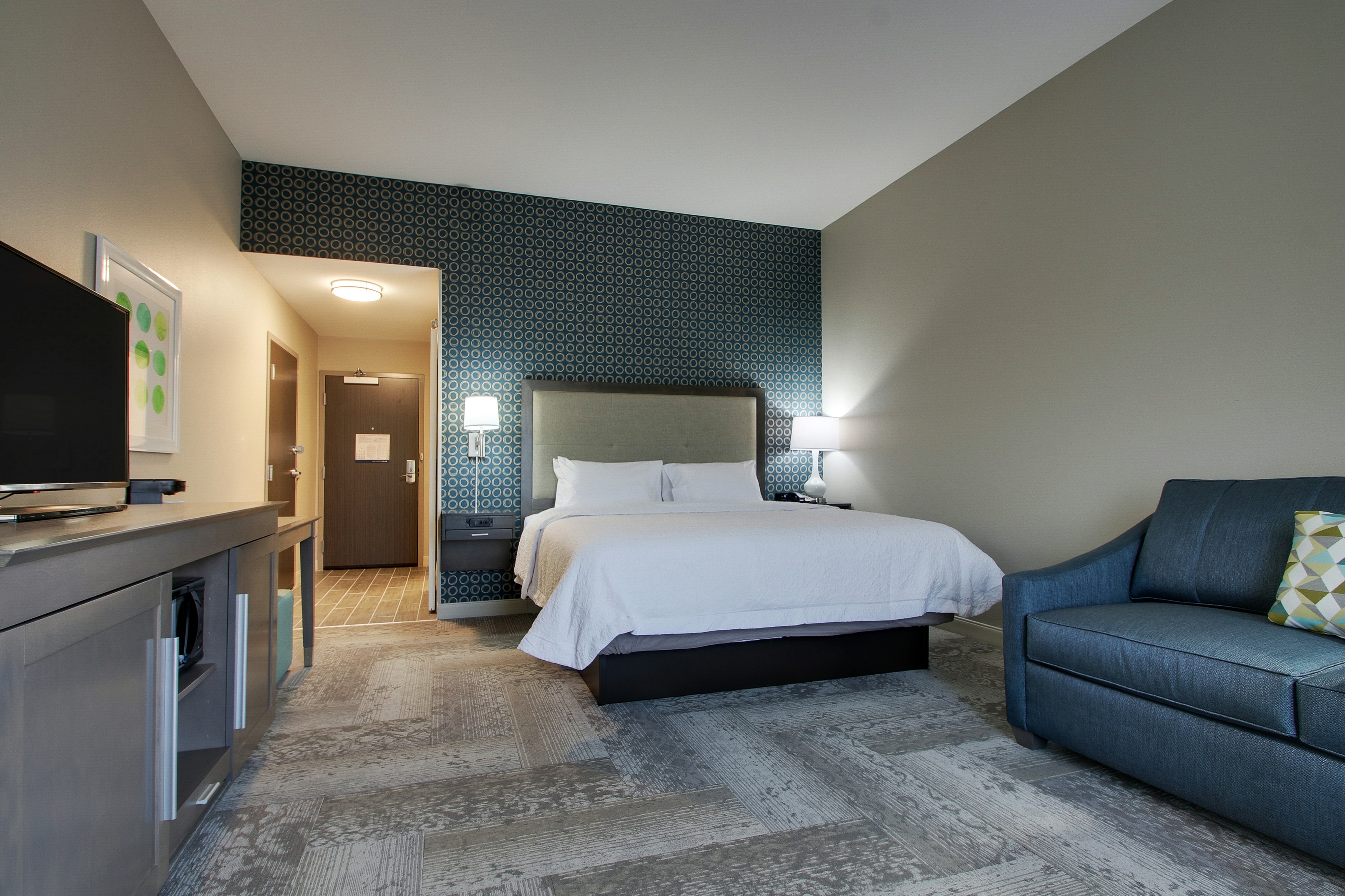 ROOM, KING BED, SOFA
