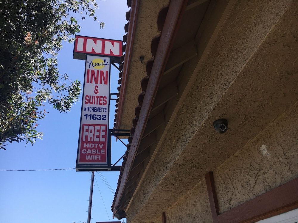 Norwalk inn & suites 2/39