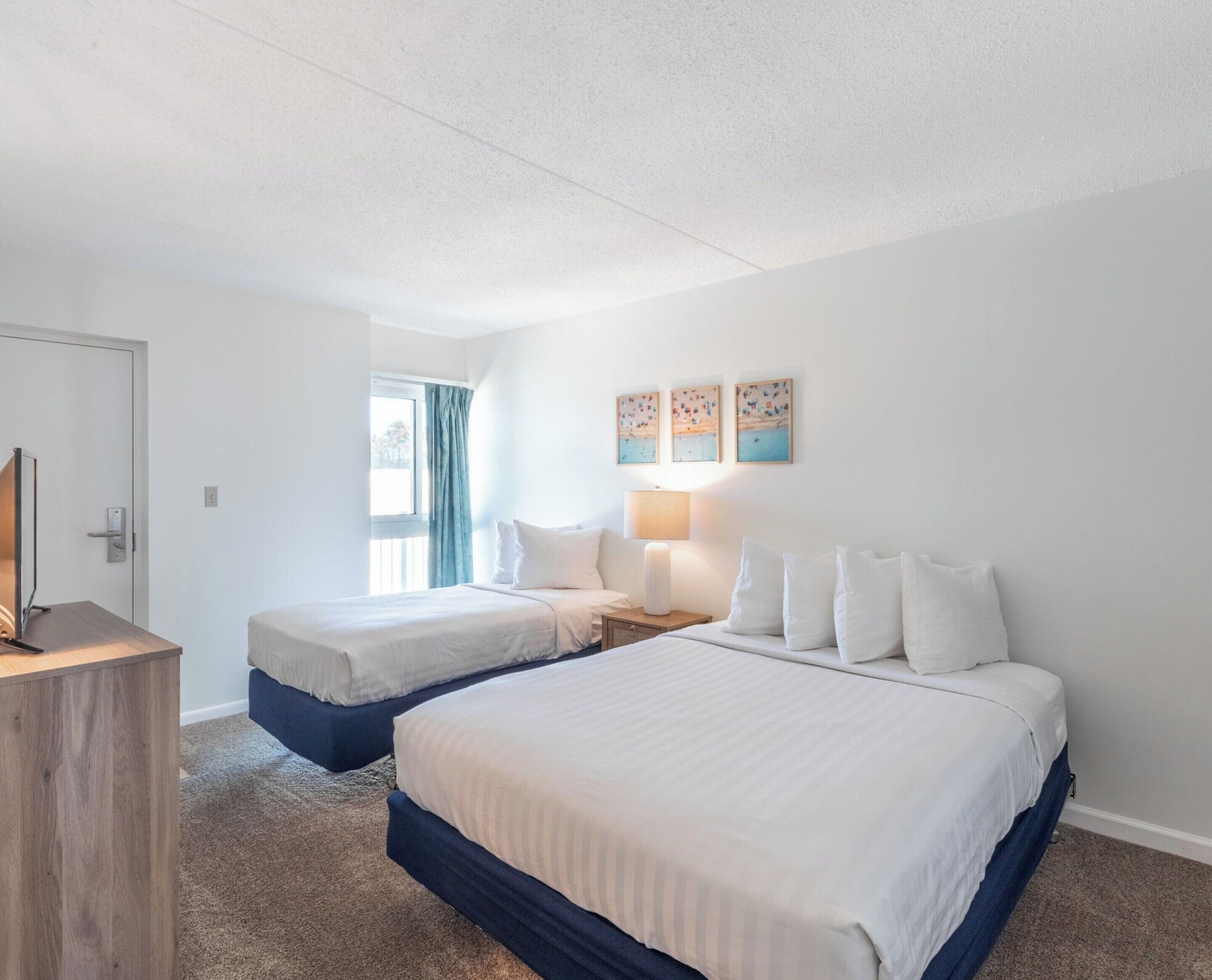 2 Bedrooms, Condo, Standard, King and Queen Bed, Single Bed, Bay View, Sofa, Balcony، Bay Club Resort 5/9