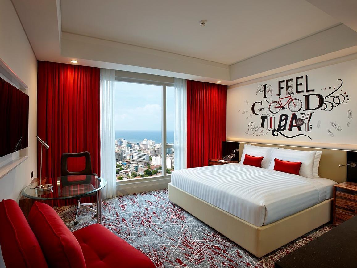 Standard, Panoramic View, Sofa