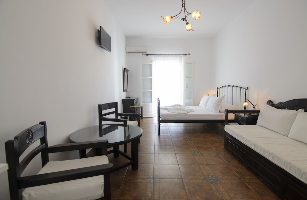 Yperia Hotel 41/59