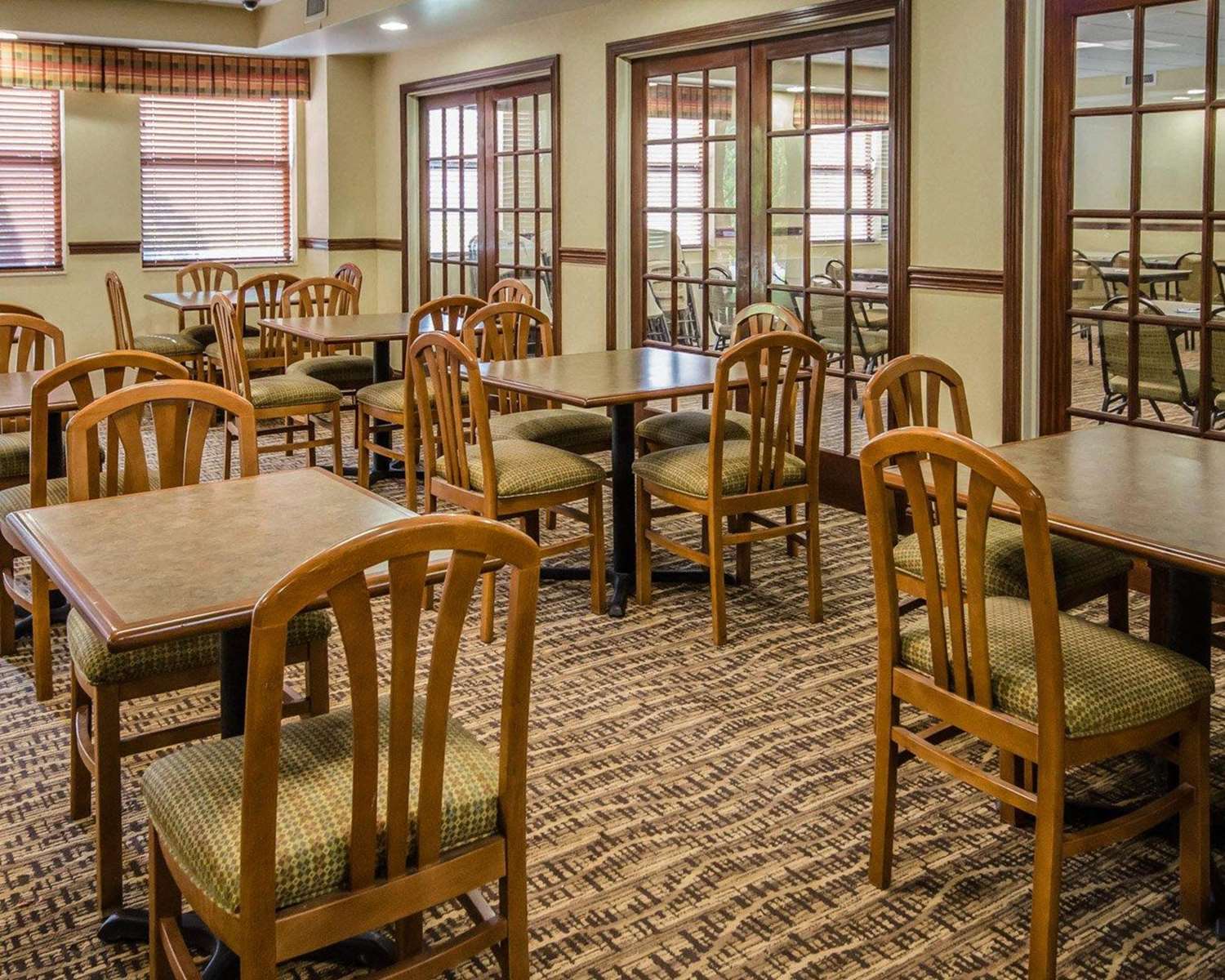Quality Suites Jeffersonville - Louisville North 13/15