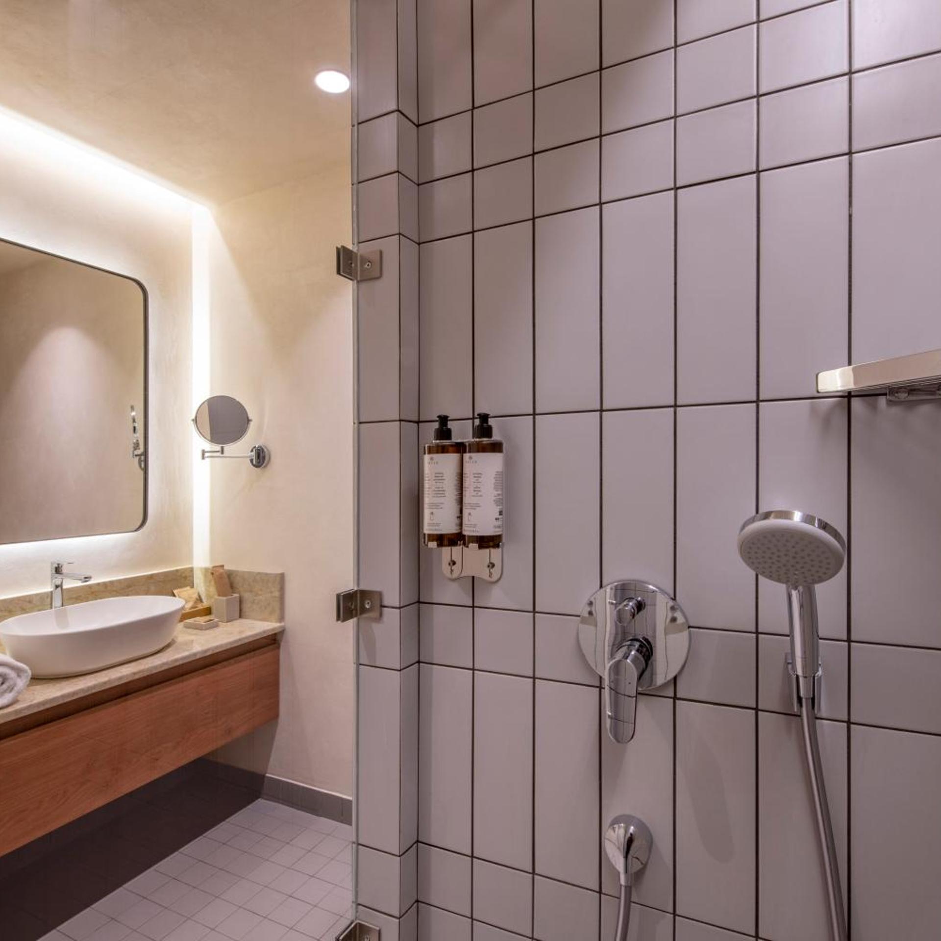 Deluxe, King Bed, Kvareli Lake Resort 5/6