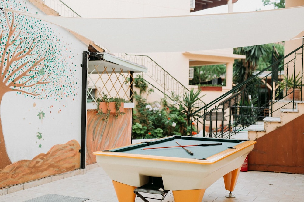 Wilde Rose Hotel 48/59