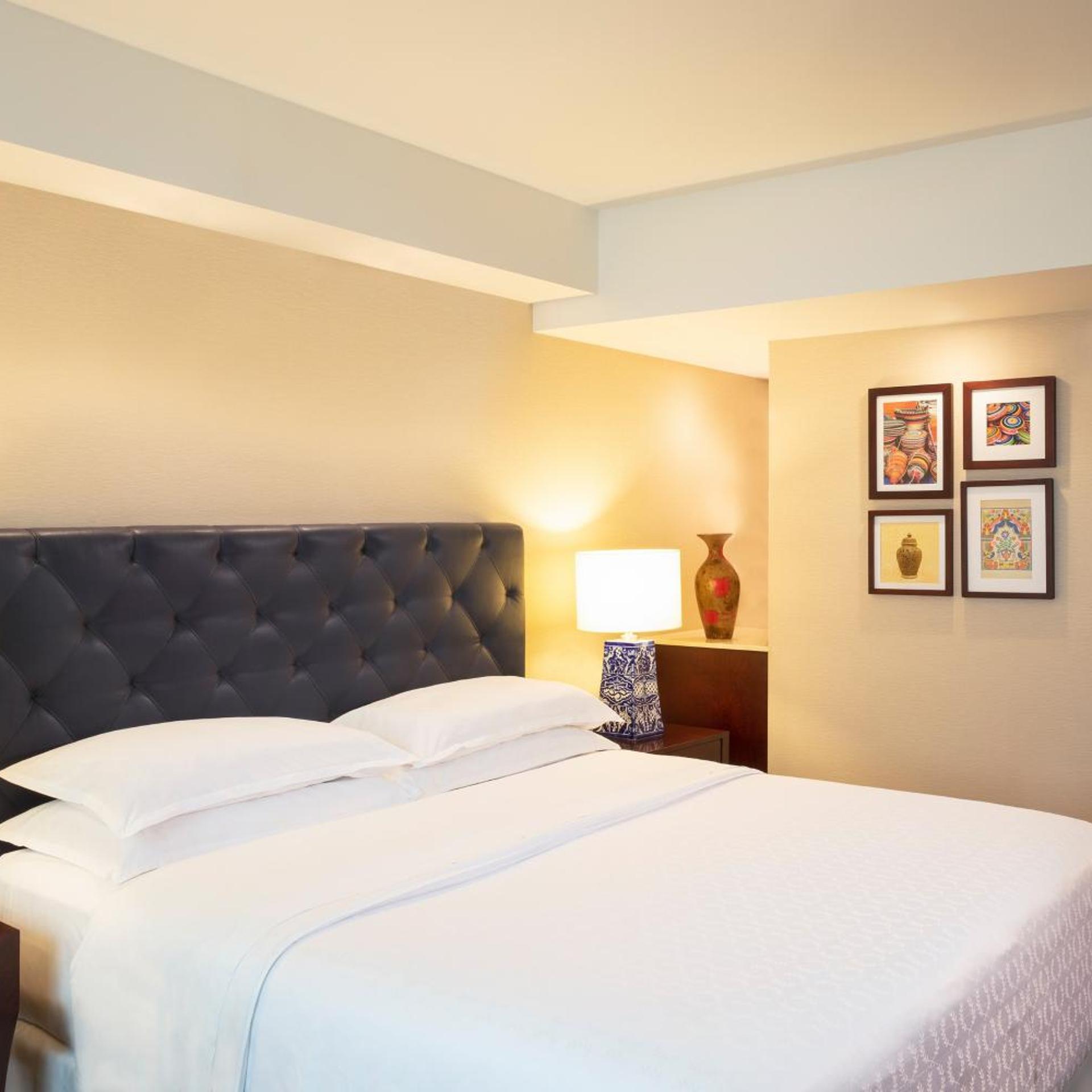Business, Guest Room, Deluxe, King Bed, Avenue View